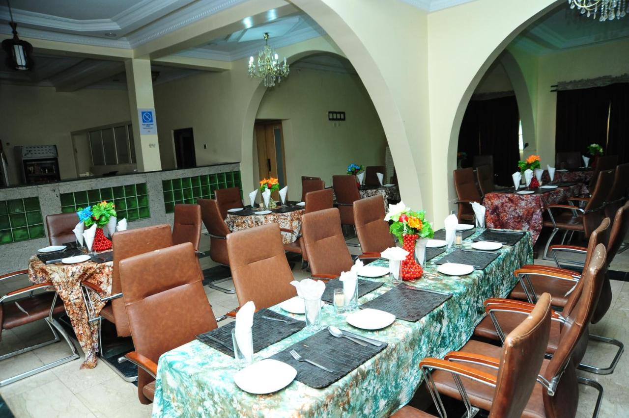 Richton Hotel And Suites Abeokuta Esterno foto